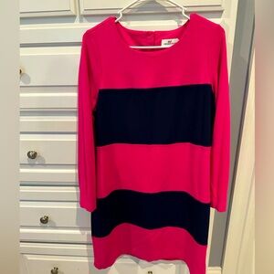 Vineyard Vines magenta and navy long sleeved lined dress.